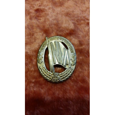 Знак офицерский ГДР NVA  №184 231